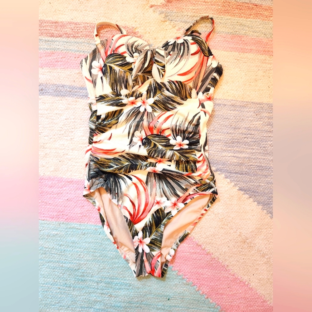 Kona Sol Small one piece bathing suit